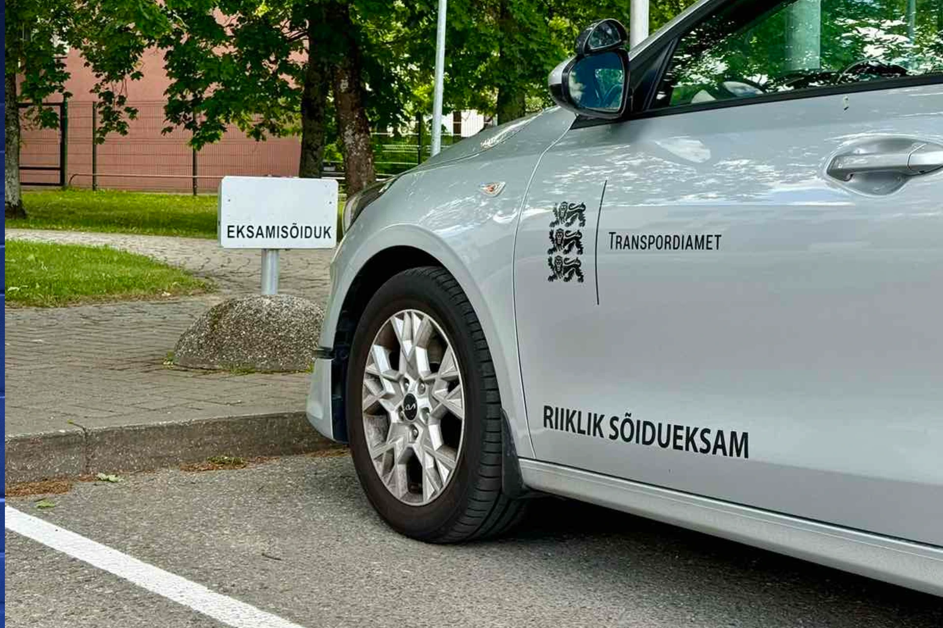 Eksamiauto vaike